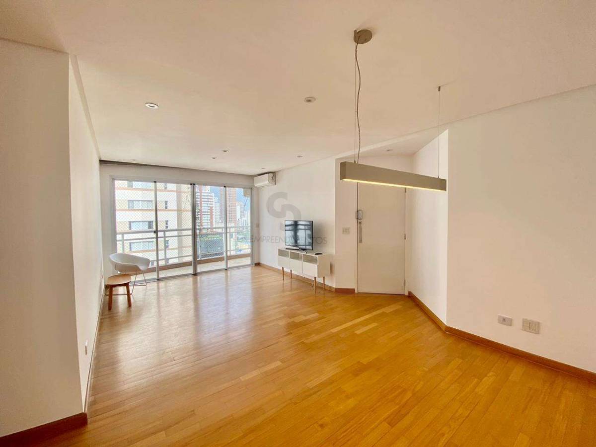 Apartamento com tres dormitórios, sendo uma suíte,  Duas vagas e duas varandas. Melhor lugar do itaim - GS Empreendimentos