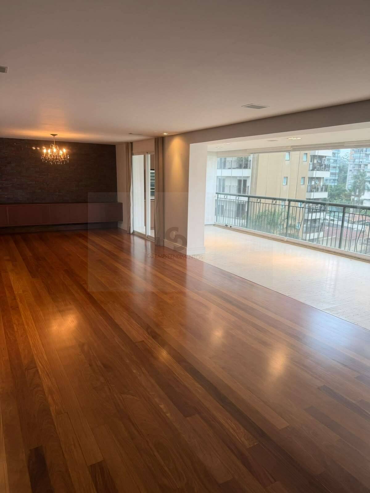 Apartamento com três suites e quatro vagas em prédio estilo neo clássico - GS Empreendimentos
