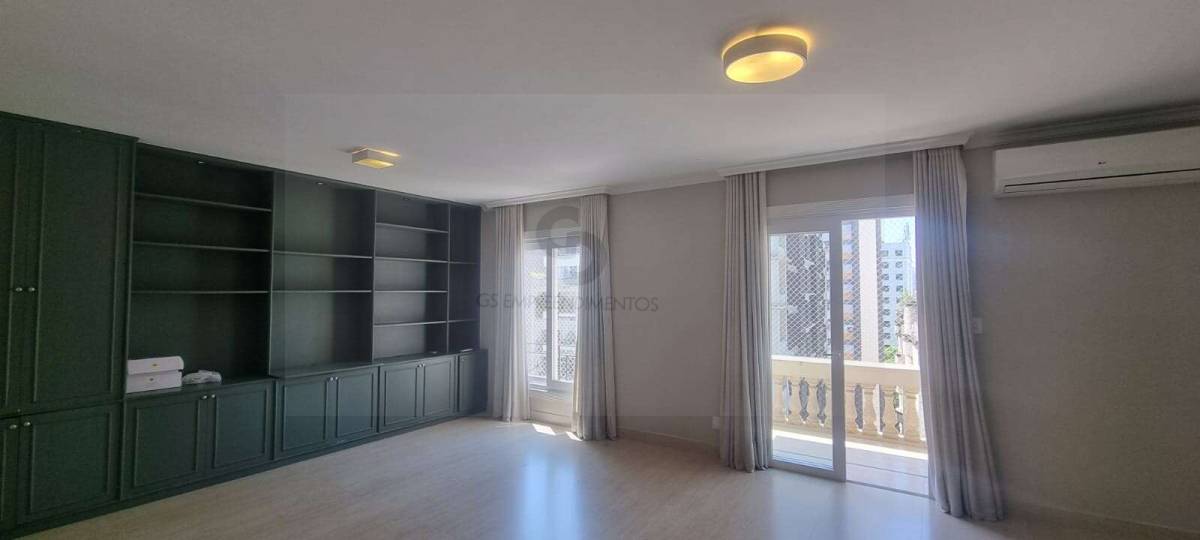 Apartamento neo clássico com três suítes no miolo do Itaim - GS Empreendimentos