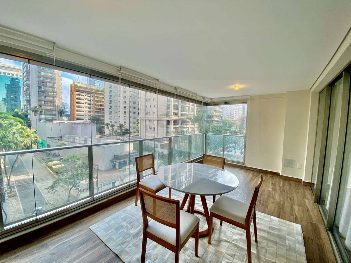 Apartamento p´roximo da Faria Lima , com duas suítes e duas vagas. Mobiliado - GS Empreendimentos