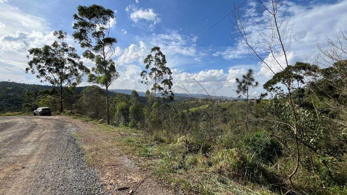 Terreno, 1500 metros quadrados . Perto da Rodovia Castelo Branco. Condomínio fechado. - GS Empreendimentos